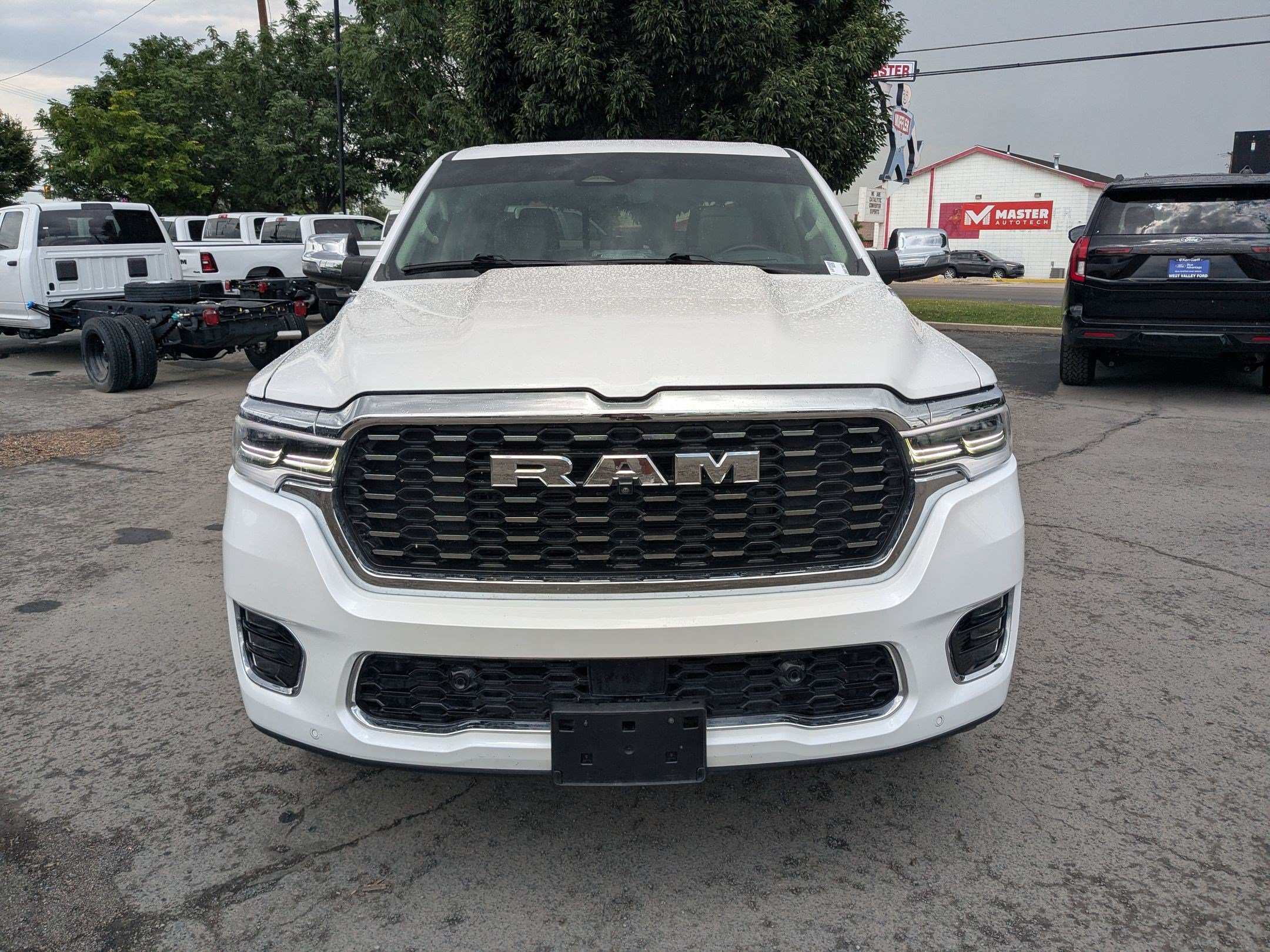 Used 2025 RAM 1500 Tungsten AWD/4WD image 12