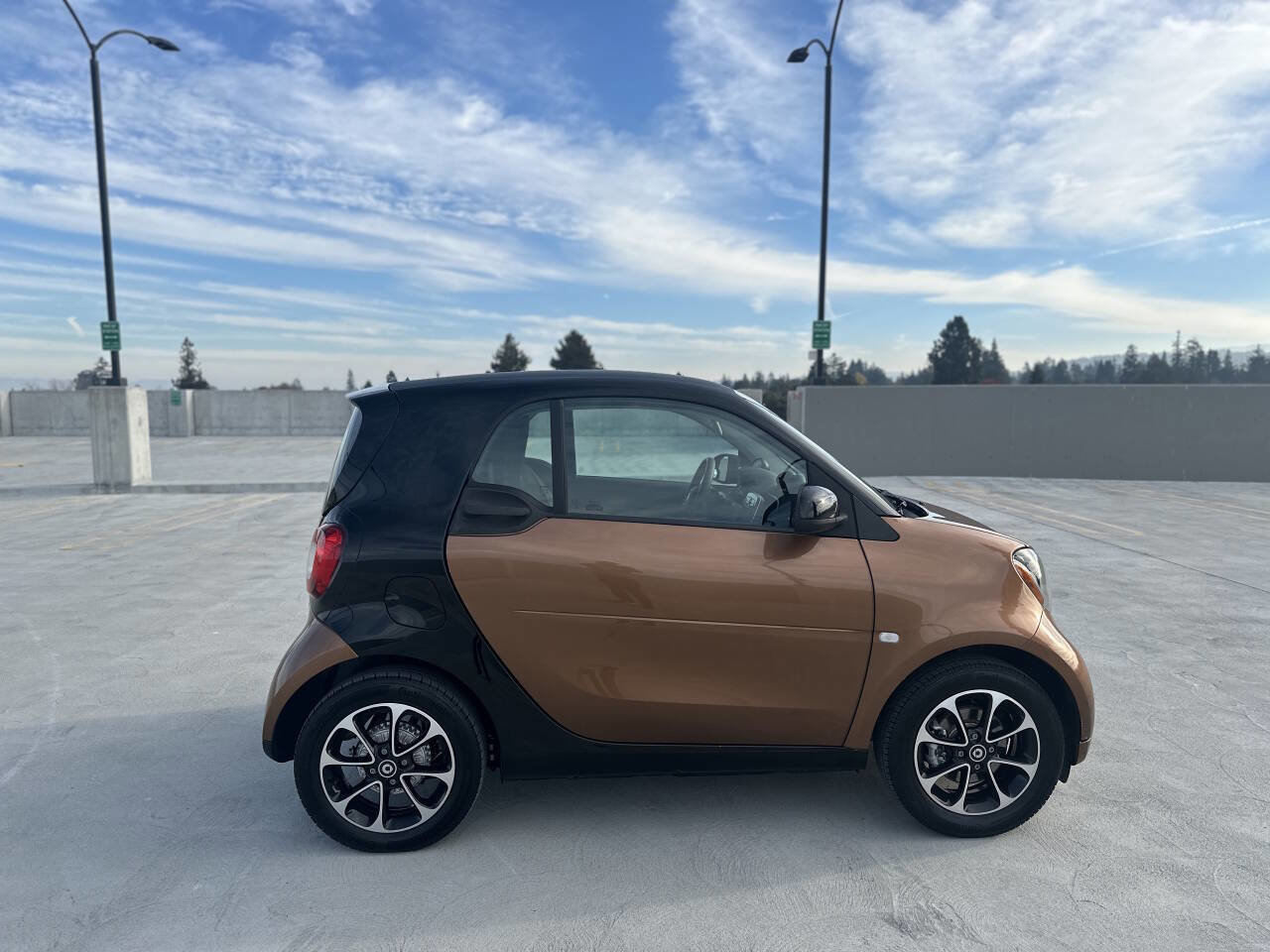 Used 2016 smart fortwo passion image 4