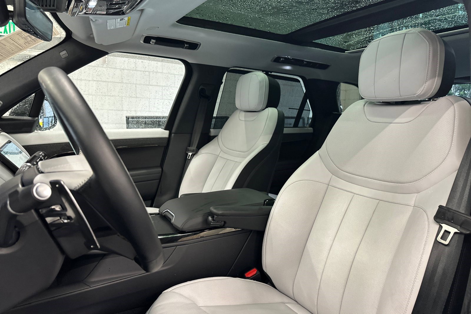 Used 2025 Land Rover Range Rover Sport Dynamic SE image 6