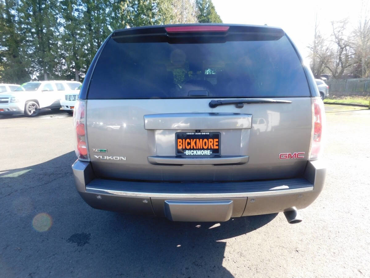 Used 2011 GMC Yukon Denali image 24