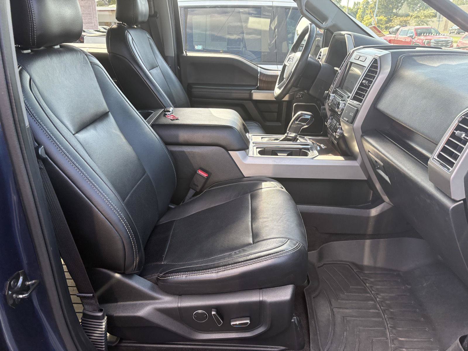 Used 2016 Ford F150 Lariat w/ Equipment Group 502A Luxury AWD/4WD image 18