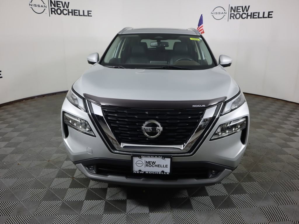 Used 2021 Nissan Rogue SL image 2