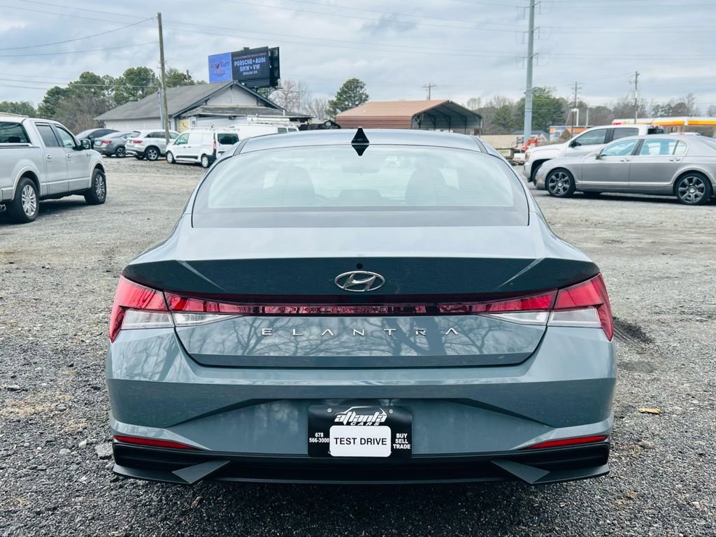 Used 2021 Hyundai Elantra SE image 5