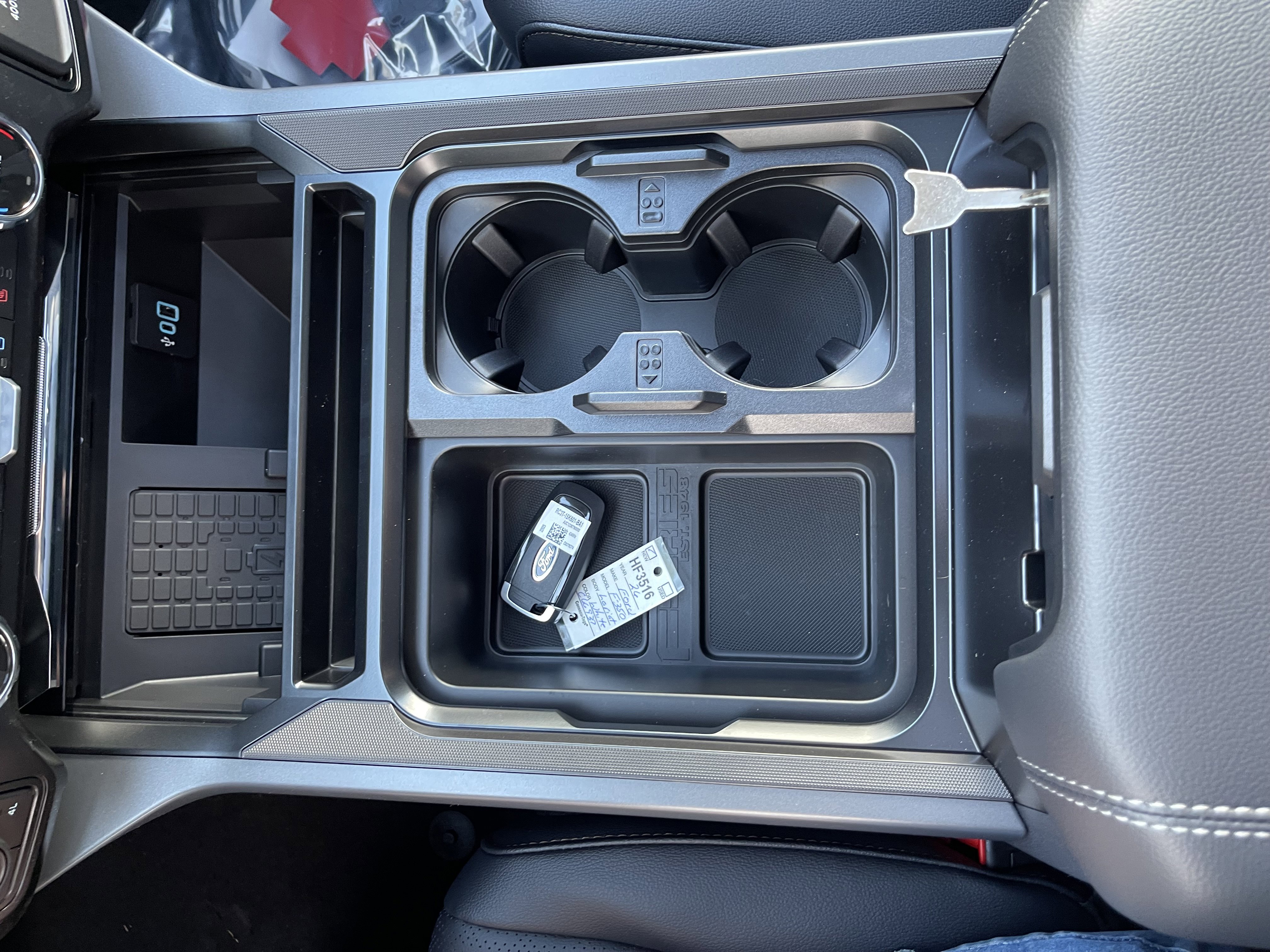 New 2026 Ford F350 Lariat w/ Black Appearance Package image 17