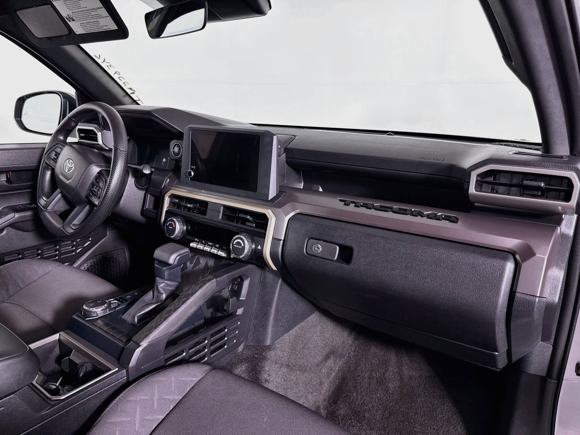 Certified 2026 Toyota Tacoma SR5 AWD/4WD image 27