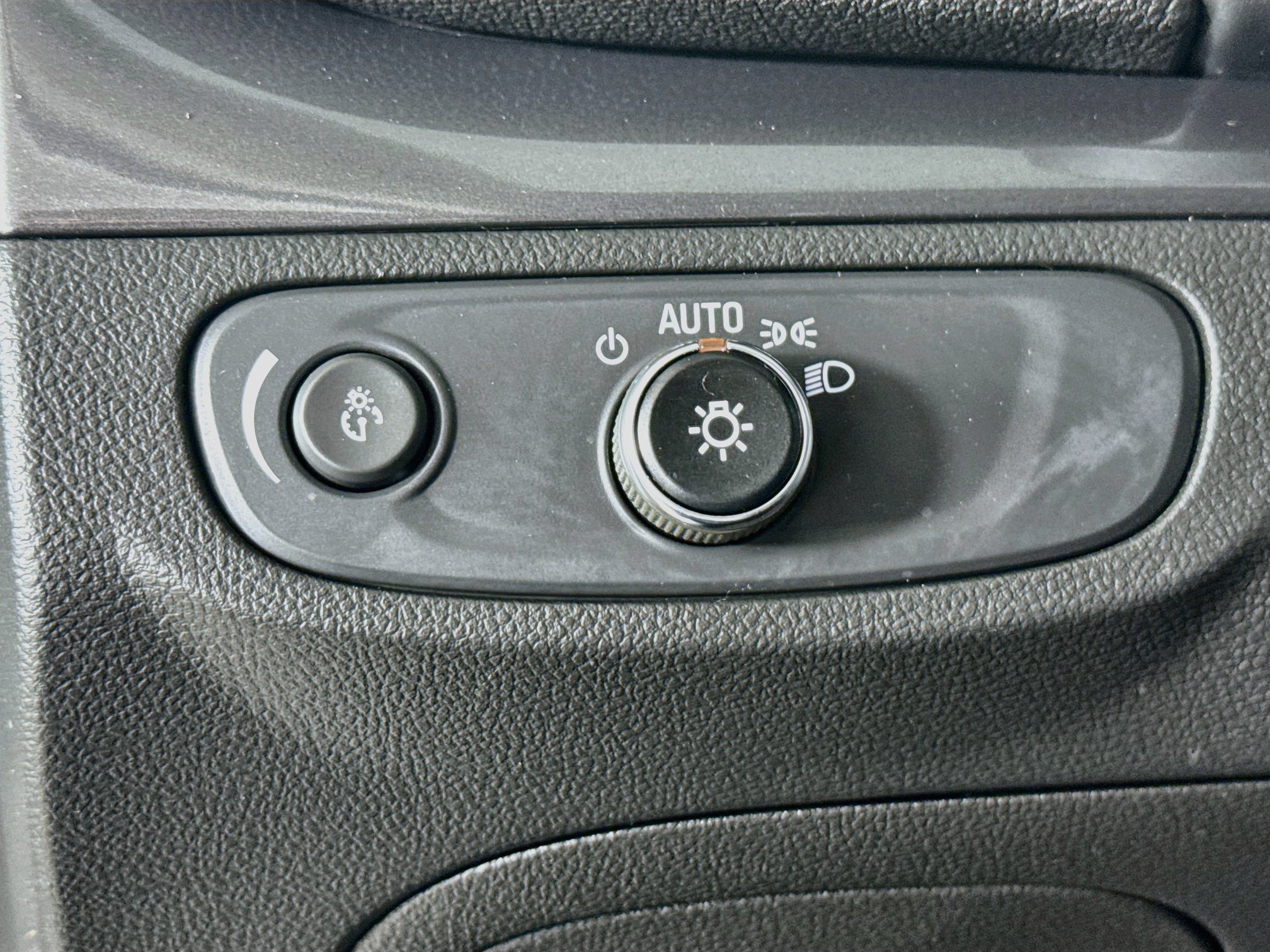 Used 2021 Buick Encore Preferred FWD image 9