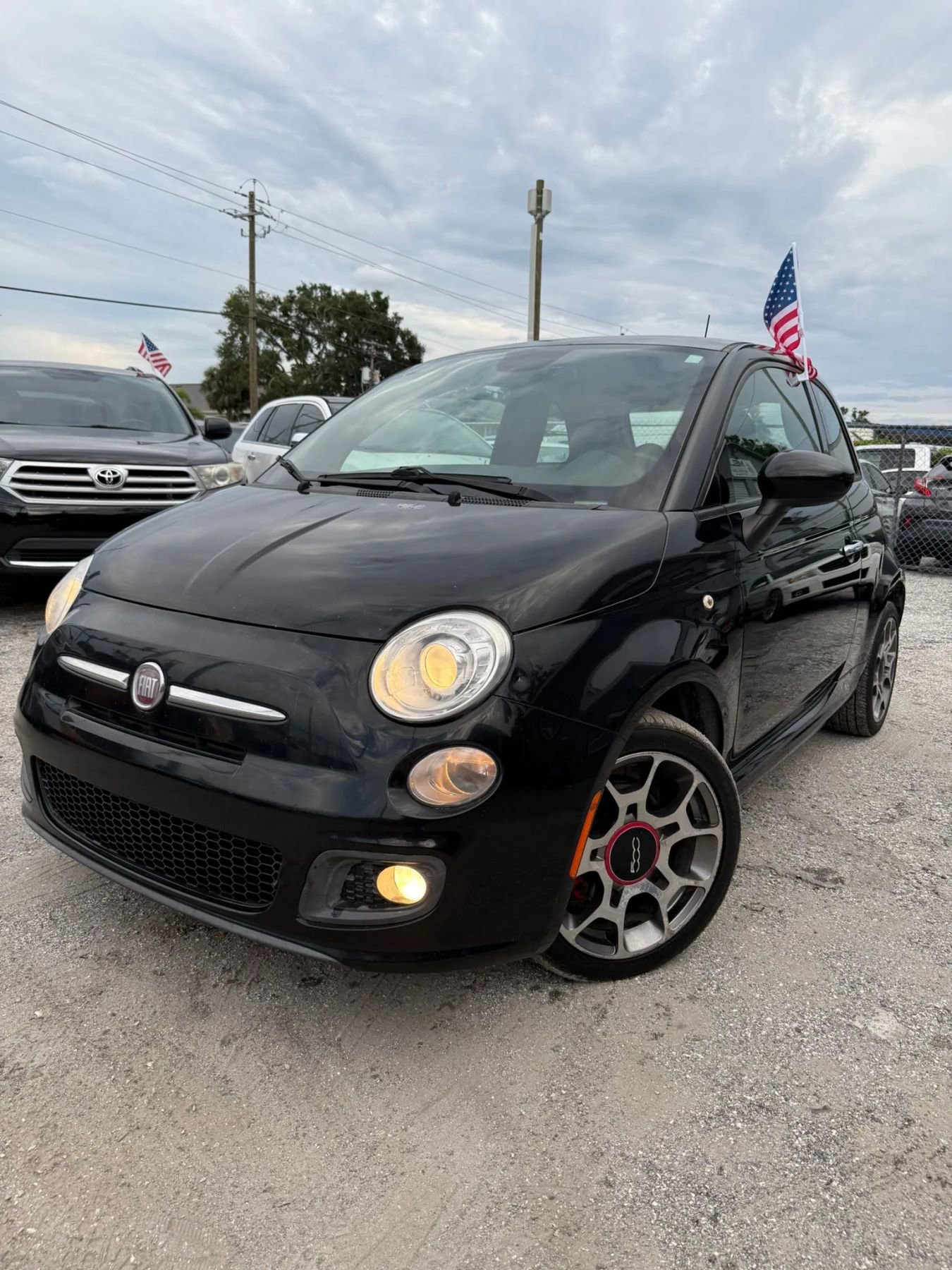 Used 2015 FIAT 500 Sport w/ Comfort/Convenience Group image 2