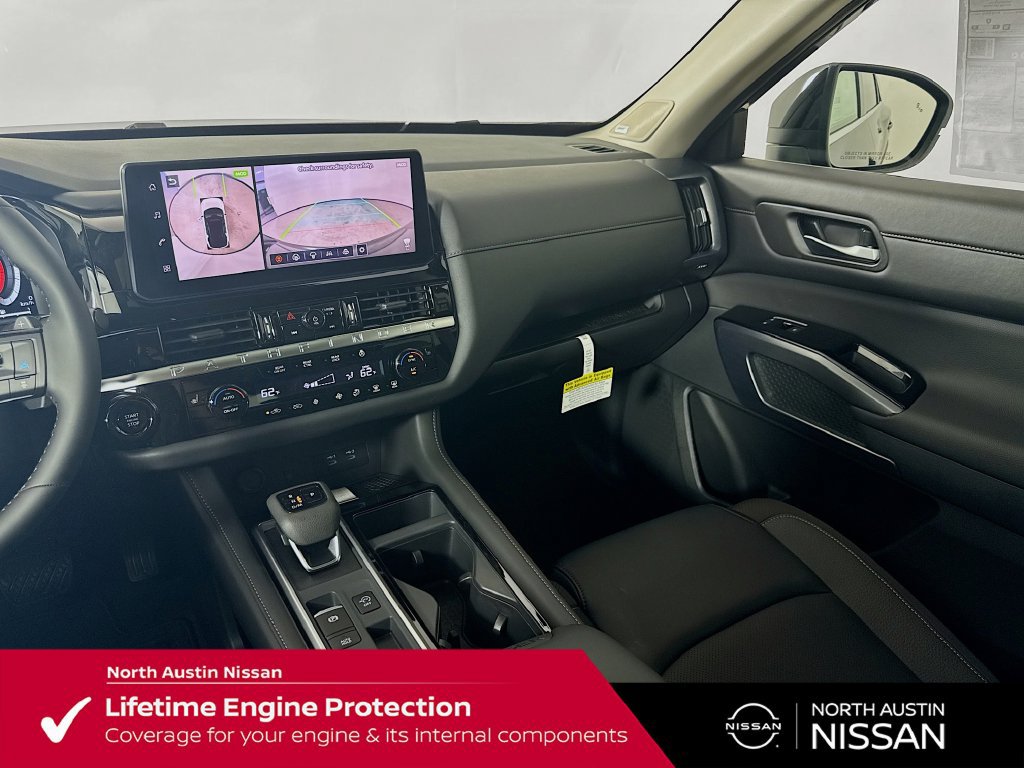 New 2026 Nissan Pathfinder SL w/ SL Premium Package (P04) FWD image 29
