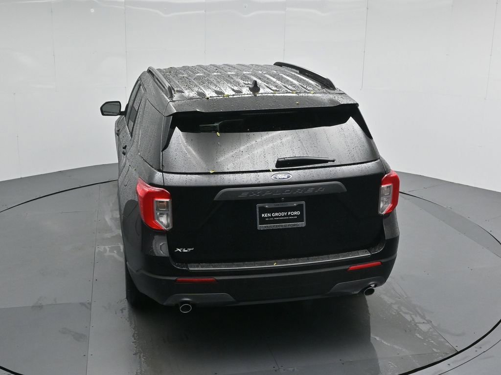 Certified 2022 Ford Explorer XLT w/ Equipment Group 202A image 47