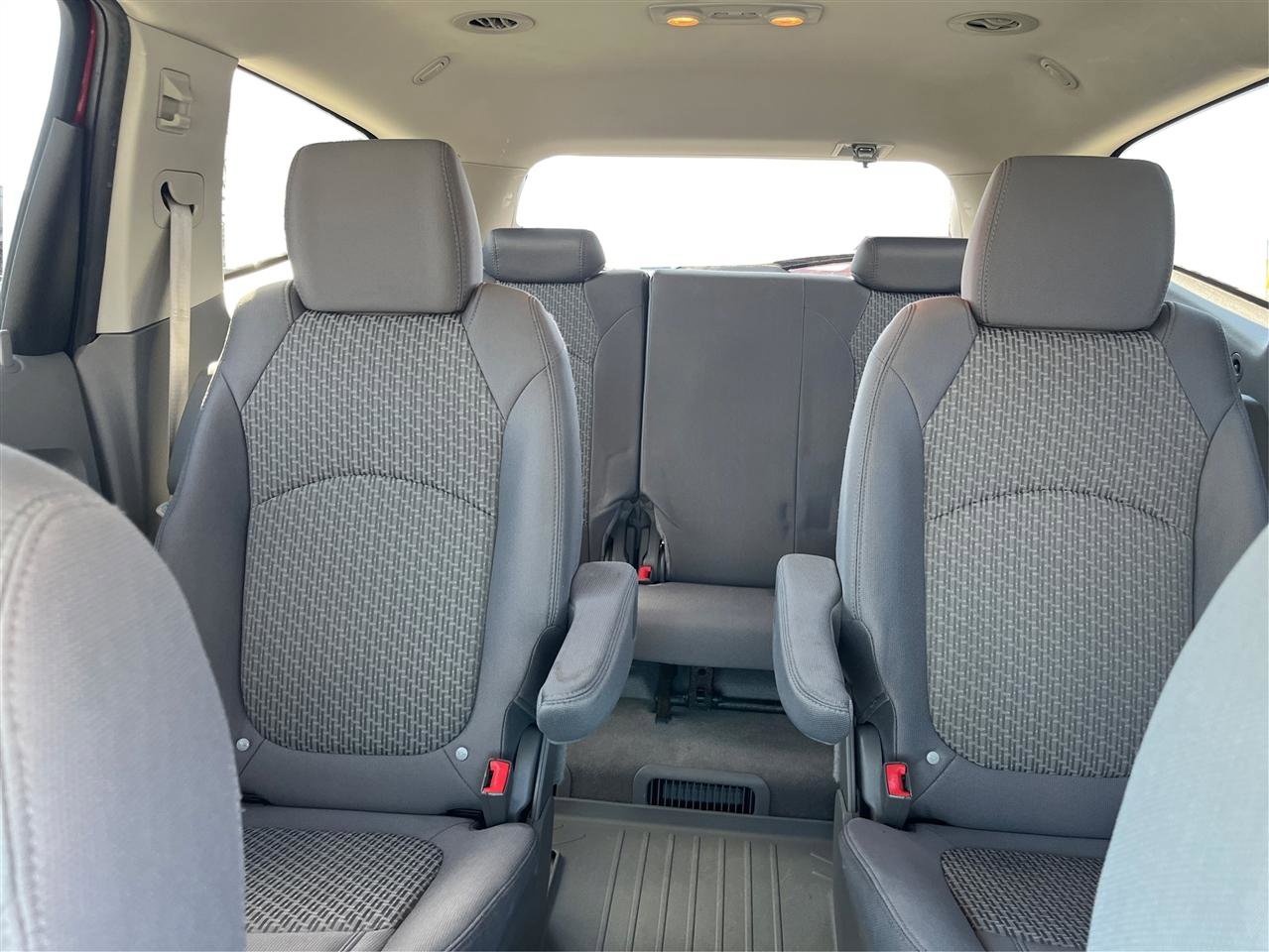 Used 2012 Chevrolet Traverse LT image 15