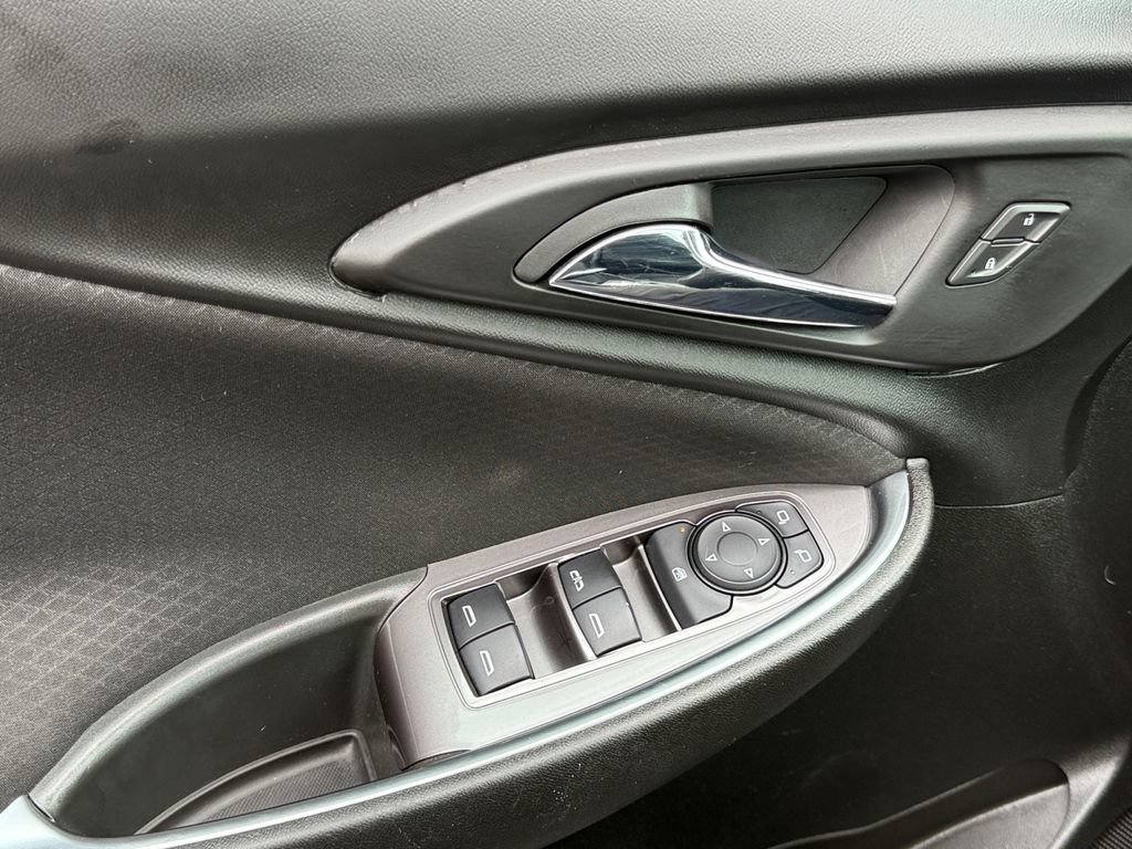 Used 2022 Chevrolet Malibu LT FWD image 11