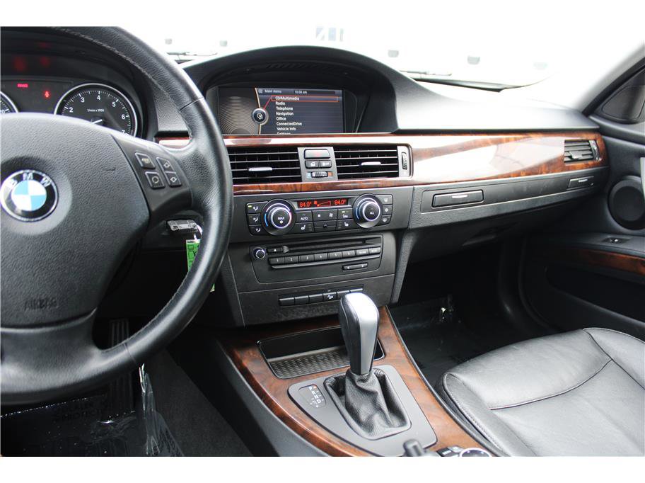 Used 2011 BMW 328i xDrive Wagon image 22