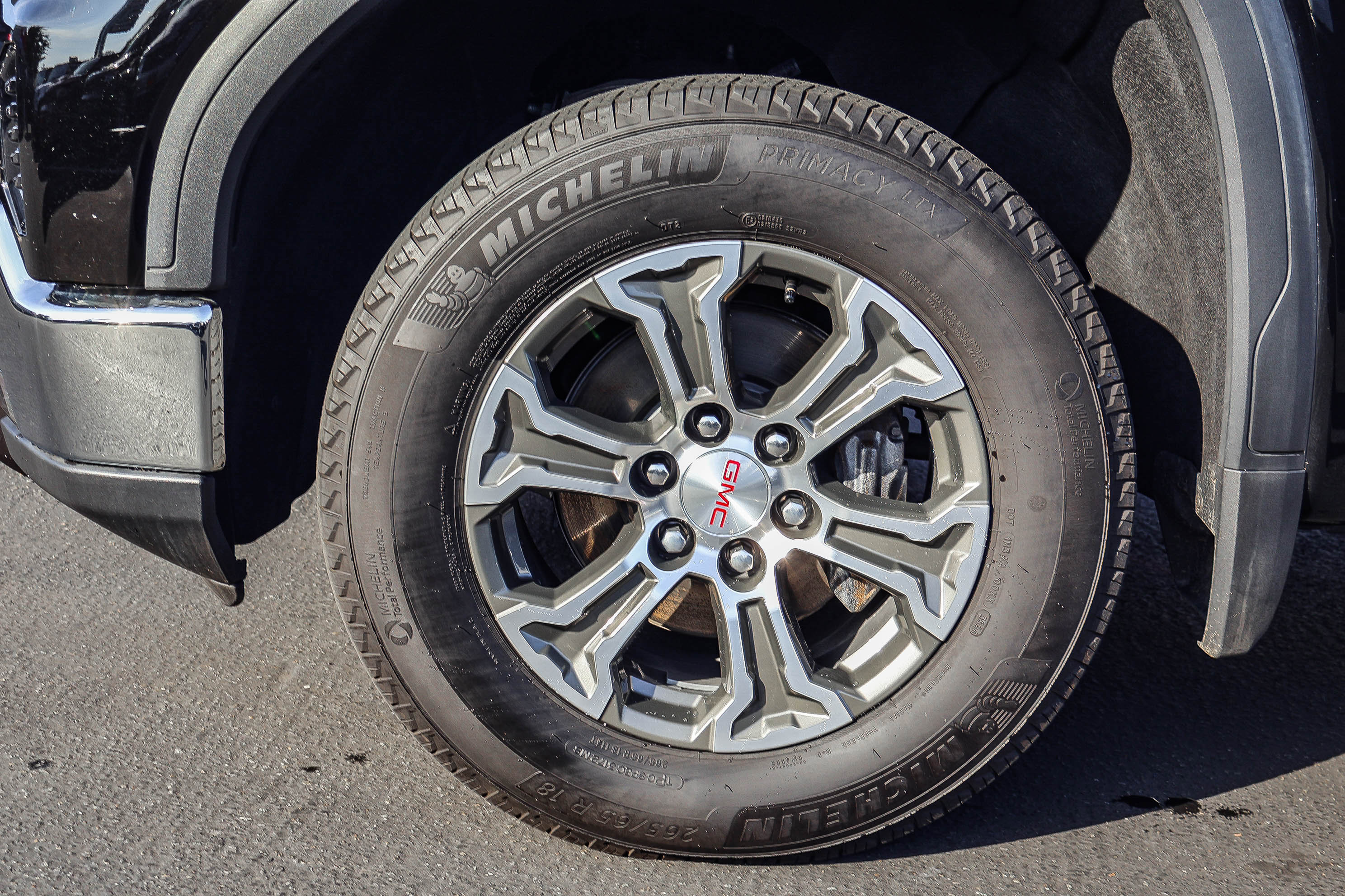 Certified 2025 GMC Sierra 1500 SLT image 18