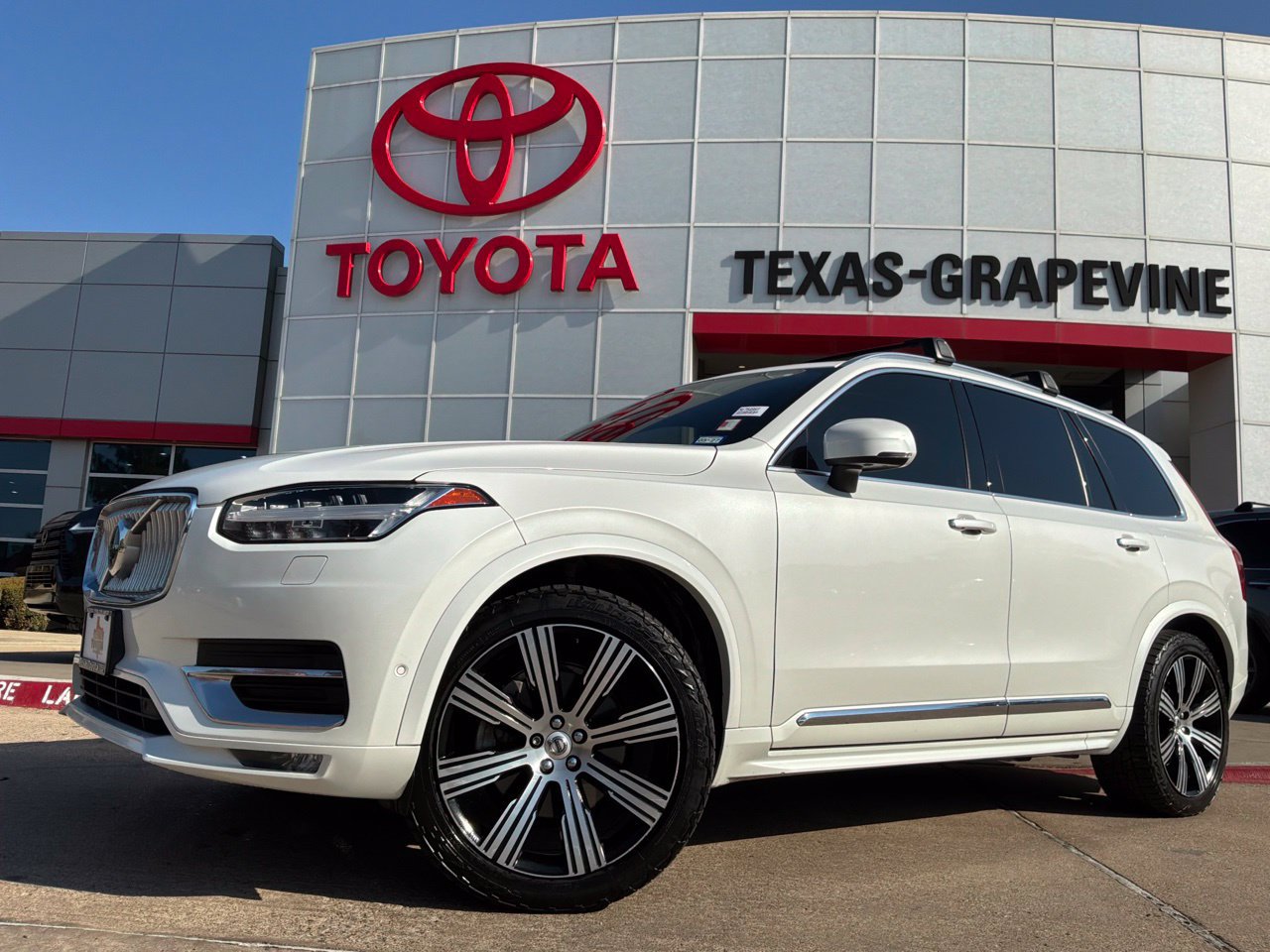 Used 2021 Volvo XC90 T6 Inscription w/ Advanced Package AWD/4WD image 2