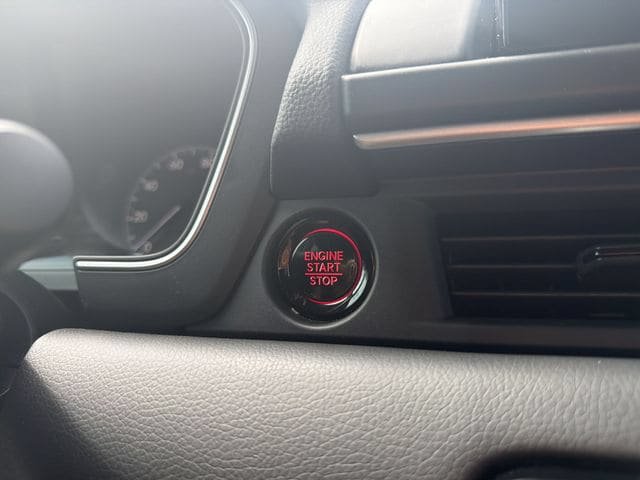 Used 2025 Honda Pilot EX-L image 39