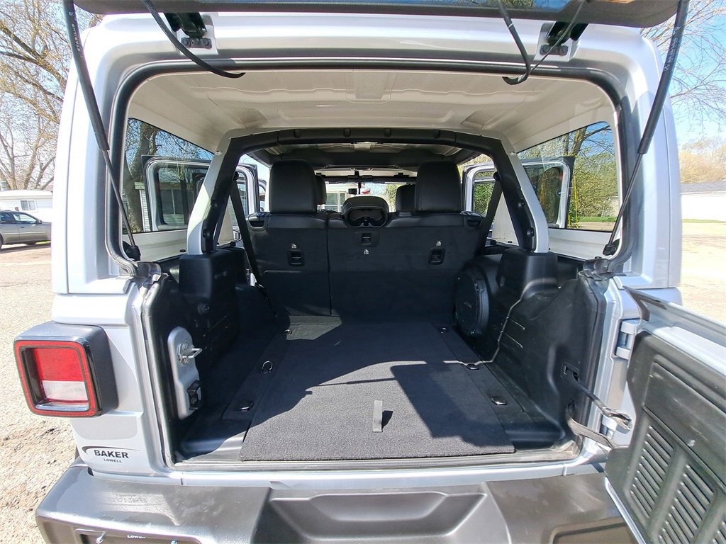 Used 2023 Jeep Wrangler Unlimited Rubicon w/ Cold Weather Group image 12