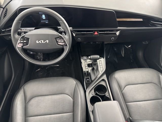 Certified 2025 Kia Niro SX image 24