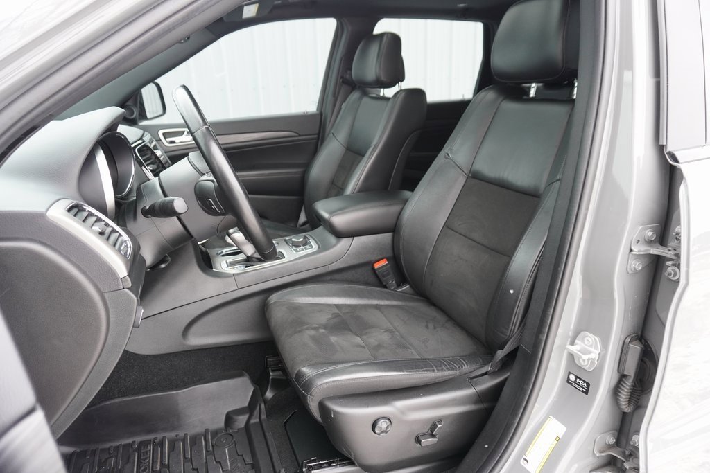 Used 2022 Jeep Grand Cherokee Laredo X image 11