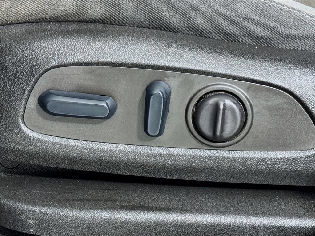 Used 2022 Chevrolet Equinox LT w/ LPO, Floor Liner Package AWD/4WD image 13