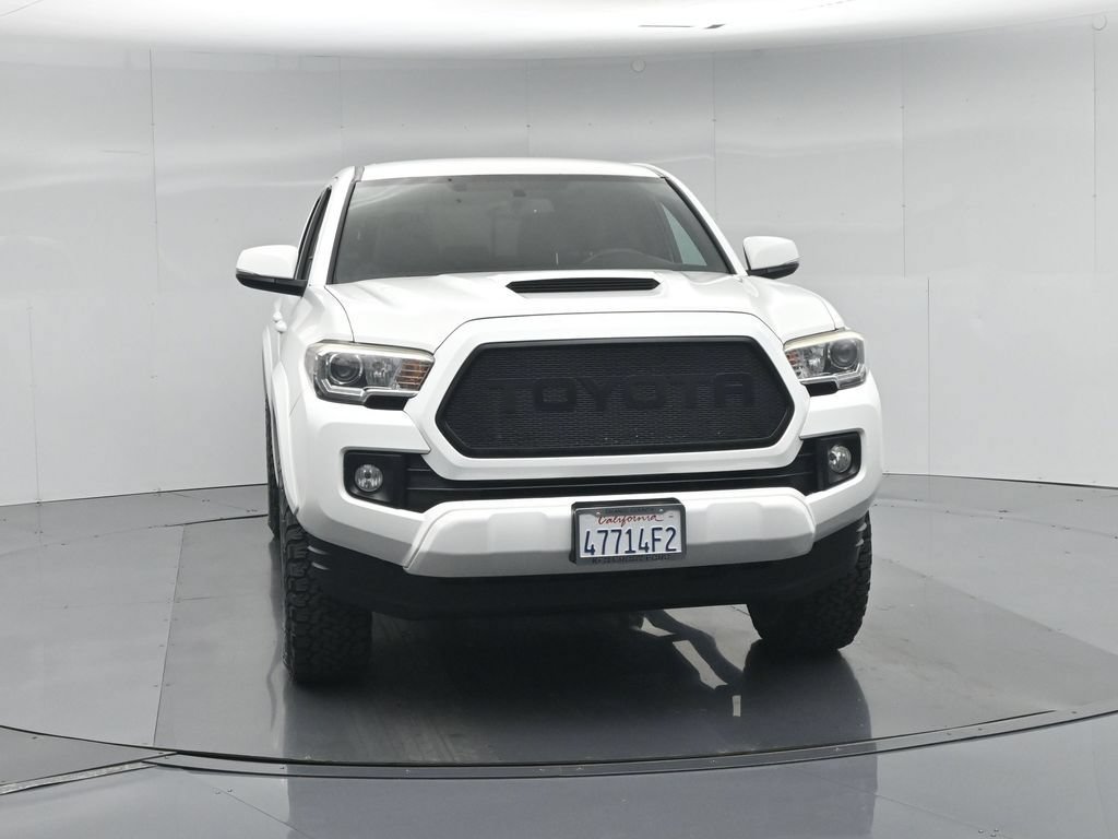 Used 2017 Toyota Tacoma TRD Sport w/ Tow Package RWD image 54