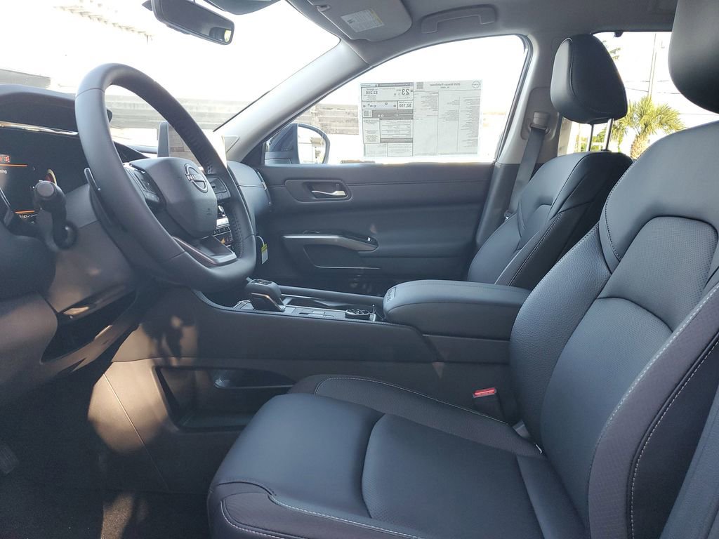 New 2026 Nissan Pathfinder SL image 17