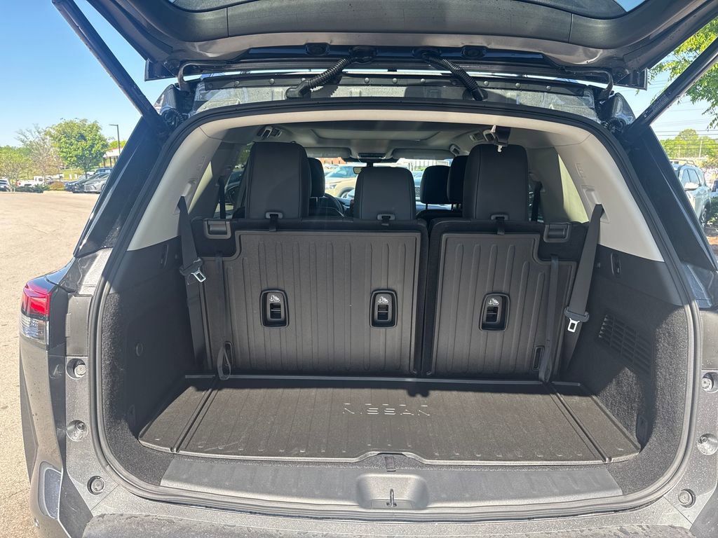 New 2026 Nissan Pathfinder Platinum FWD image 21