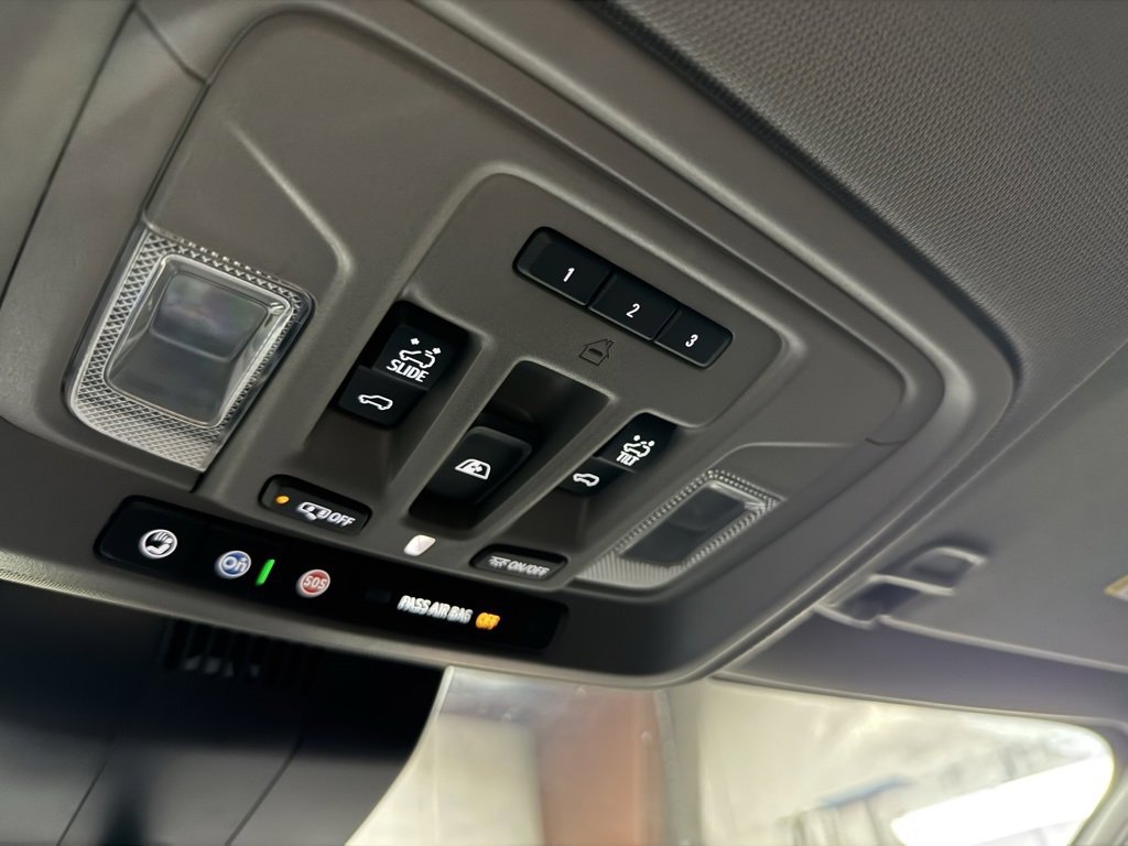 Used 2023 Chevrolet Silverado 1500 LT Trail Boss w/ Convenience Package II image 11