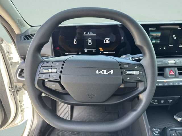 New 2026 Kia K4 FWD image 31