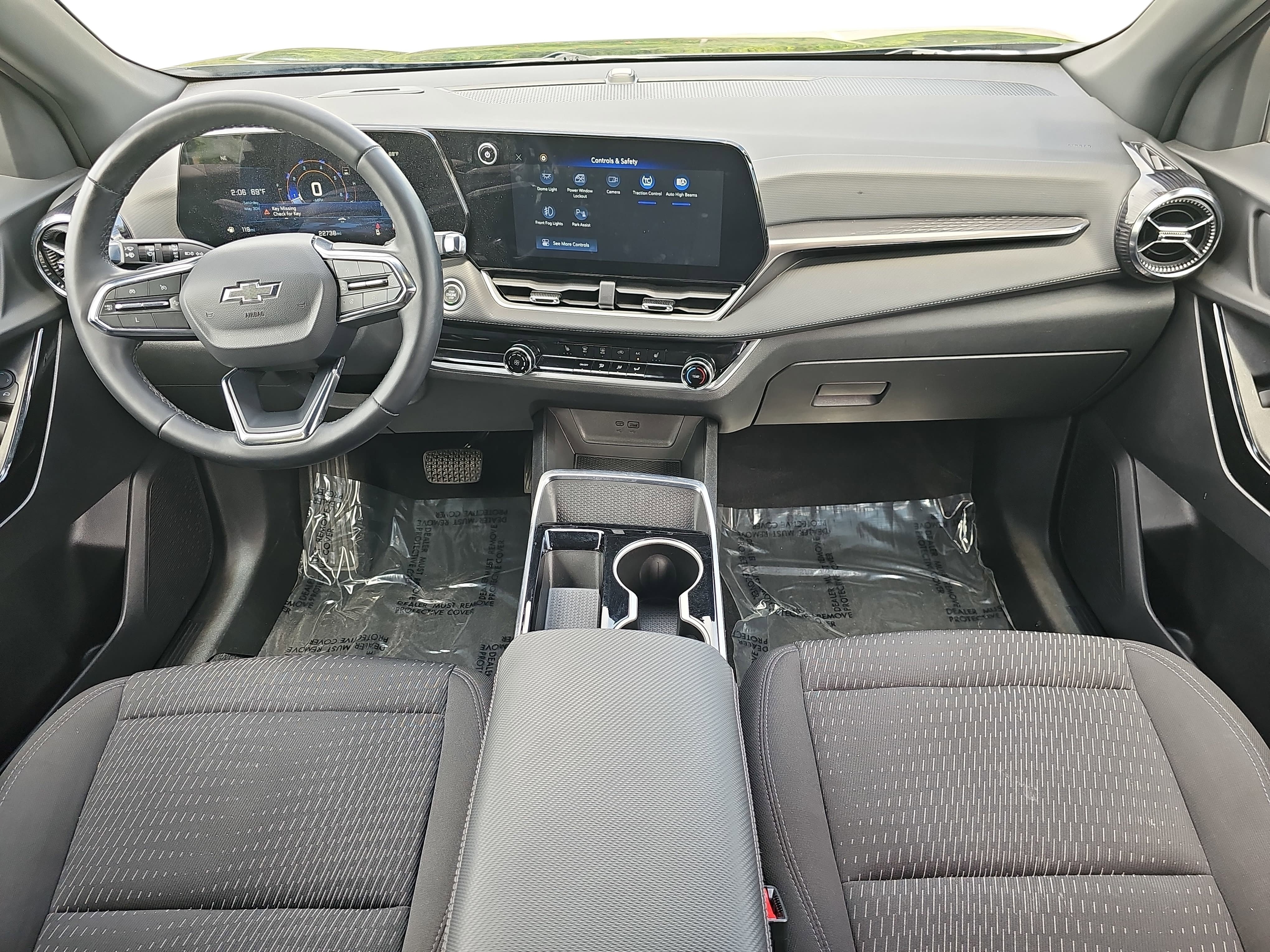 Used 2025 Chevrolet Equinox LT w/ Safety and Technology Package FWD image 9