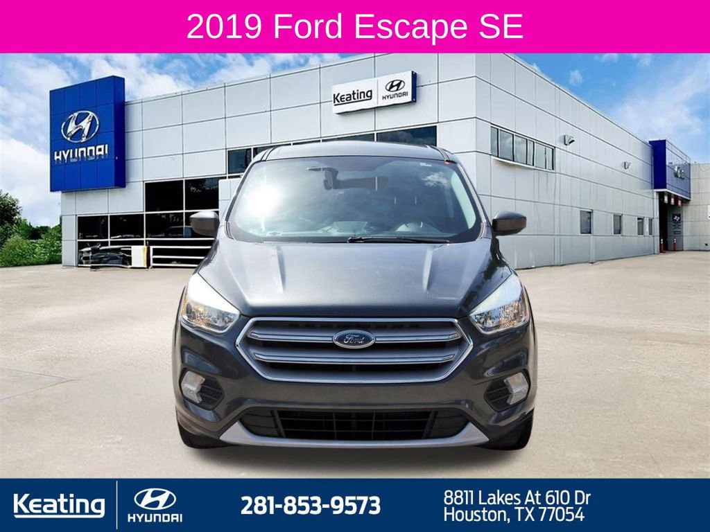 Used 2019 Ford Escape SE FWD image 2