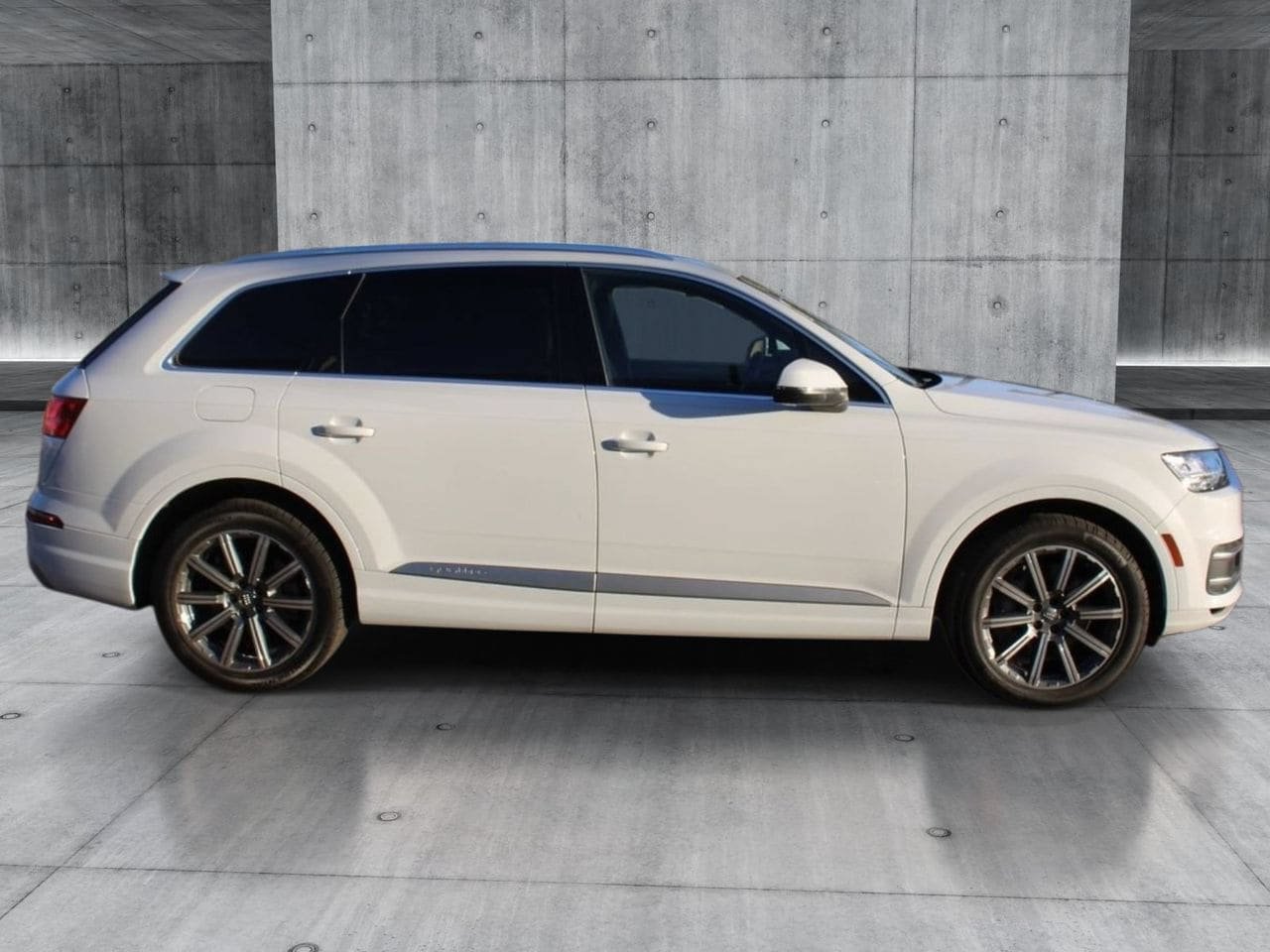 Used 2019 Audi Q7 3.0T Premium Plus w/ Premium Plus Package AWD/4WD image 35