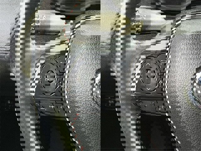 Used 2024 Toyota Corolla Cross SE image 13