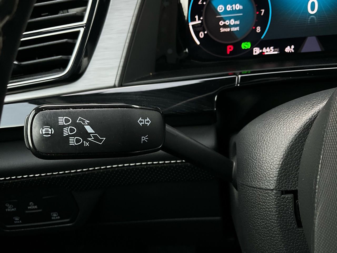 Used 2025 Volkswagen Atlas Cross Sport SE image 37