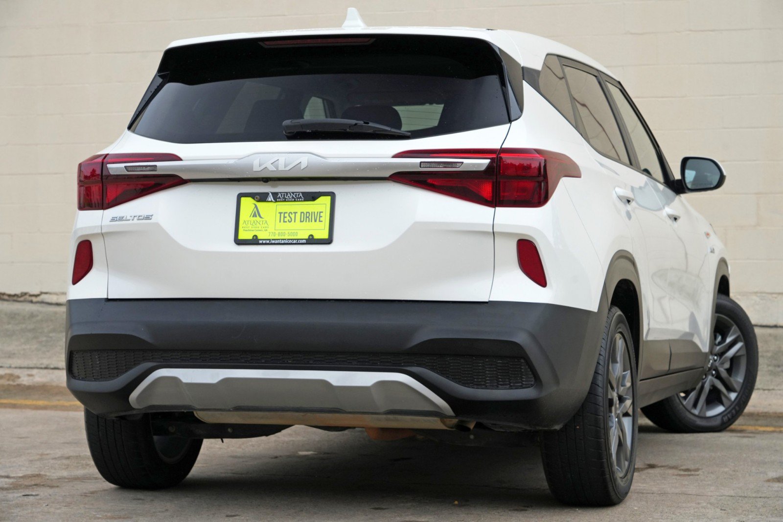Used 2023 Kia Seltos LX AWD/4WD image 4