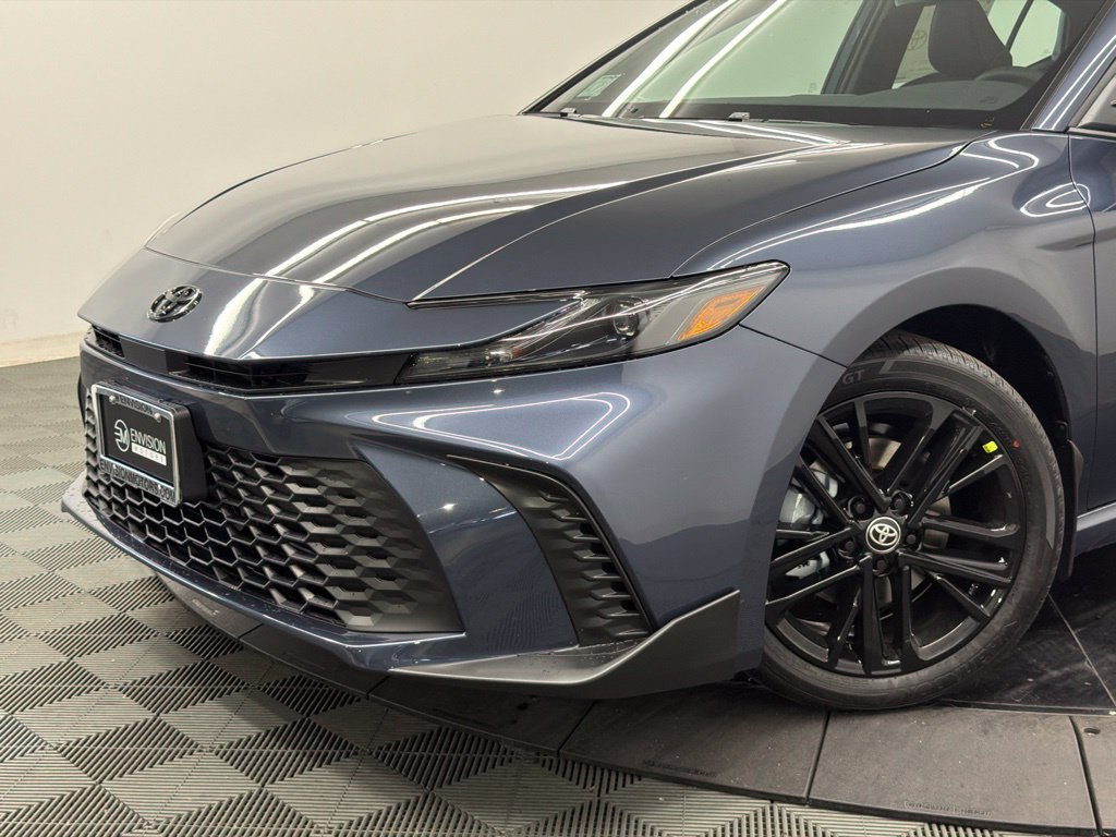 New 2026 Toyota Camry SE FWD image 3