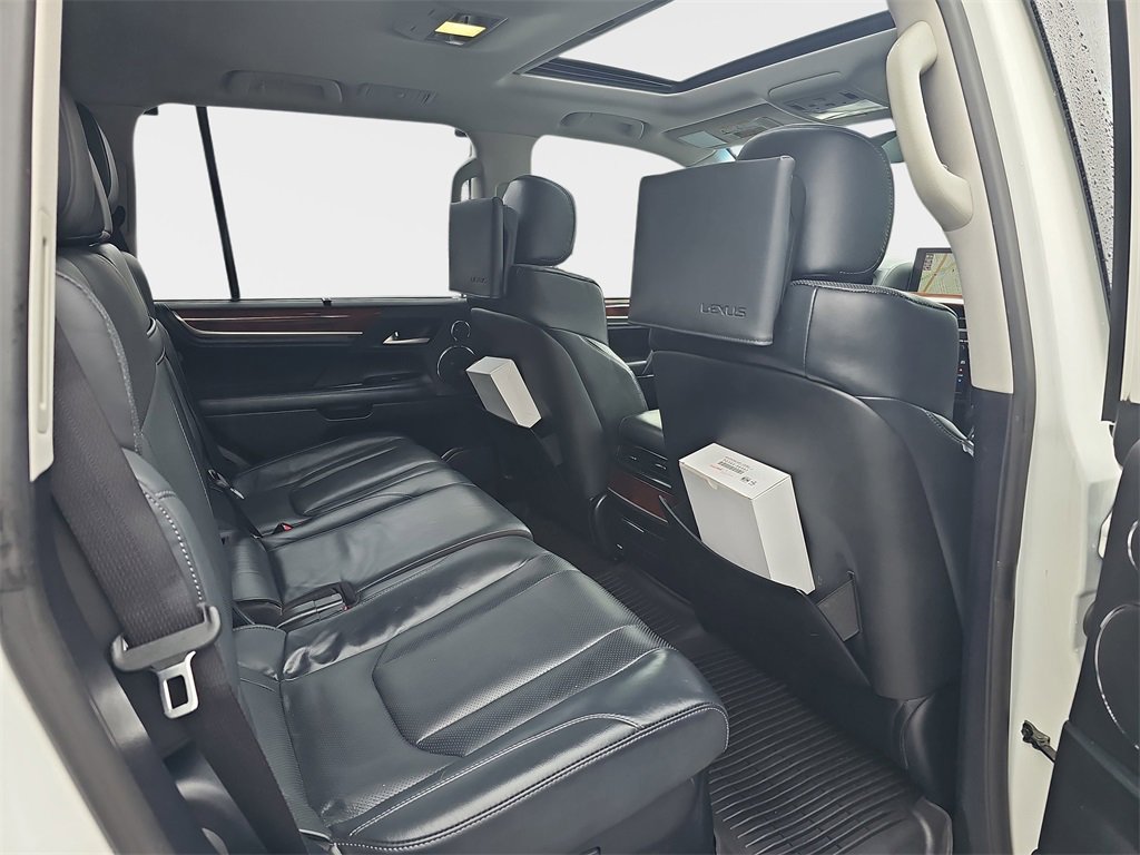 Used 2019 Lexus LX 570 4WD image 11