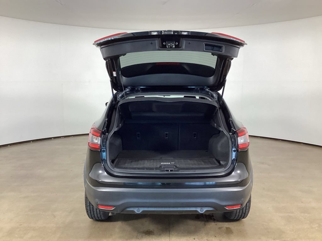 Used 2020 Nissan Rogue Sport SV FWD image 12