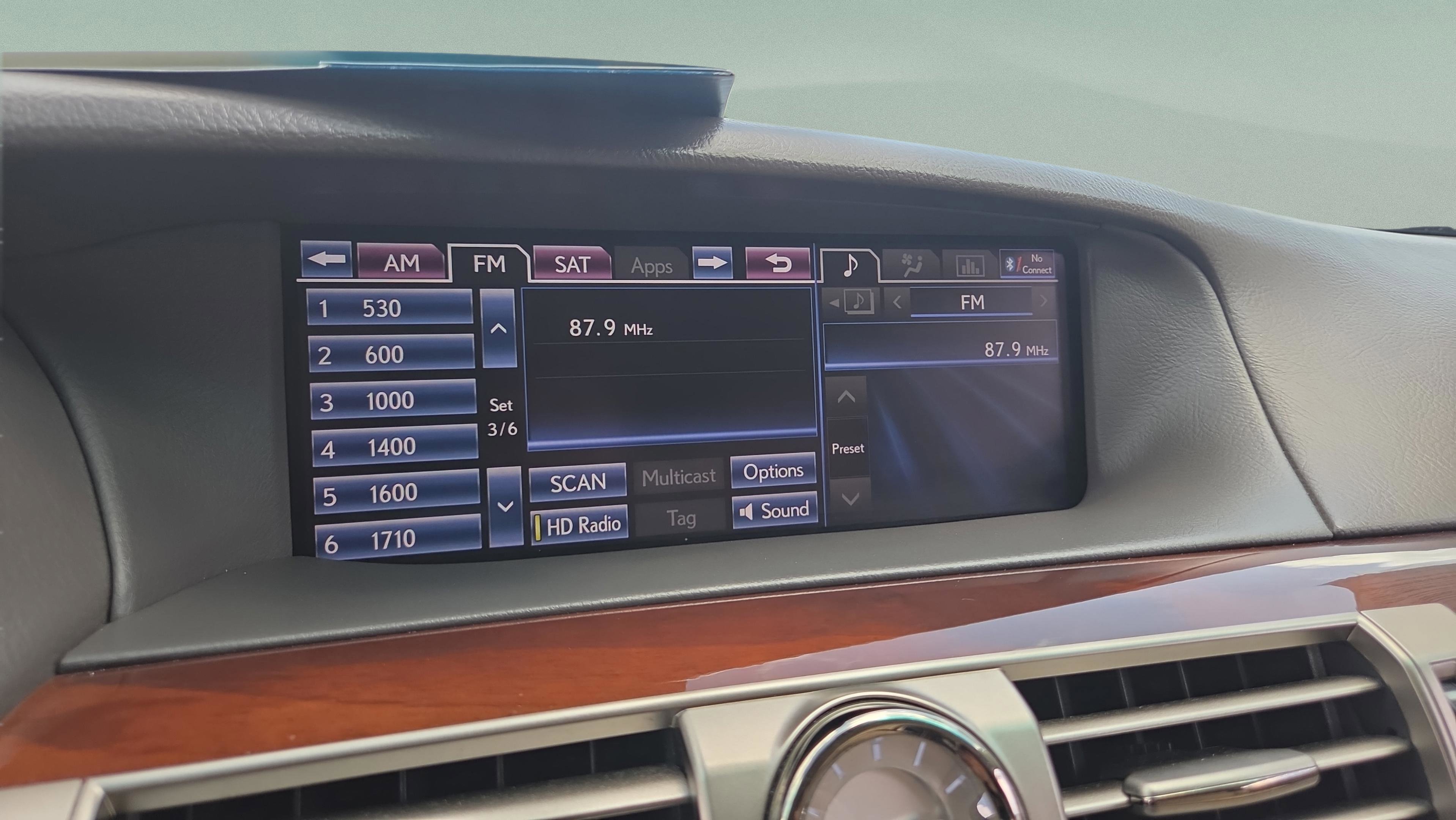 Used 2014 Lexus LS 460 AWD w/ Comfort Package image 33