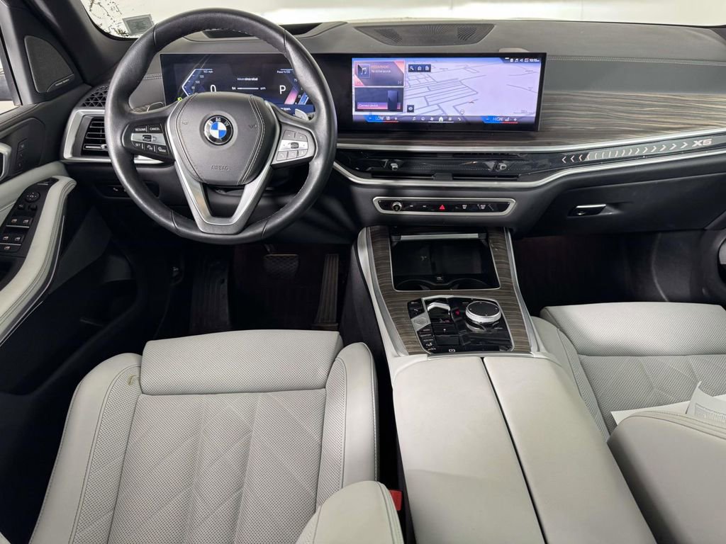 Used 2024 BMW X5 xDrive40i w/ Parking Assistance Package AWD/4WD image 5