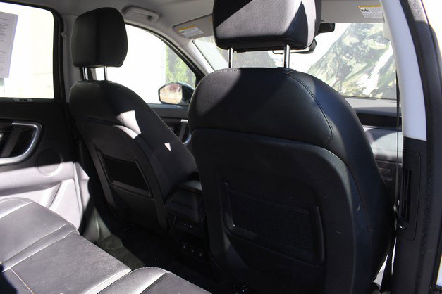 Used 2018 Land Rover Discovery Sport SE image 27