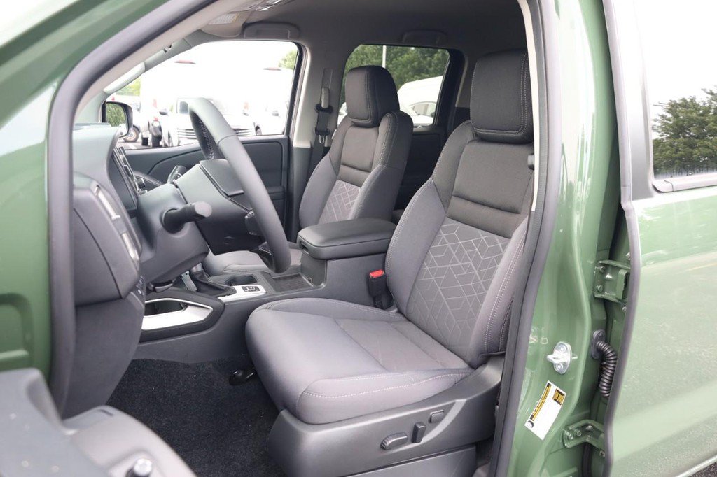New 2026 Nissan Frontier SV w/ SV Convenience Package AWD/4WD image 8