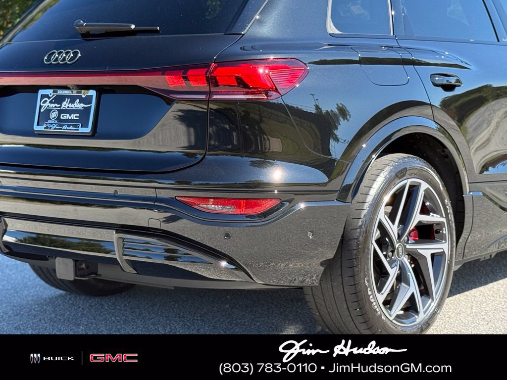 Used 2025 Audi SQ6 e-tron Prestige AWD/4WD image 17