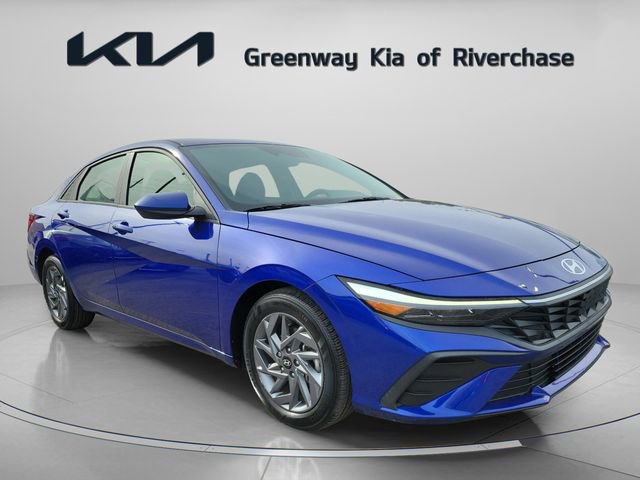 Used 2024 Hyundai Elantra SEL image 1