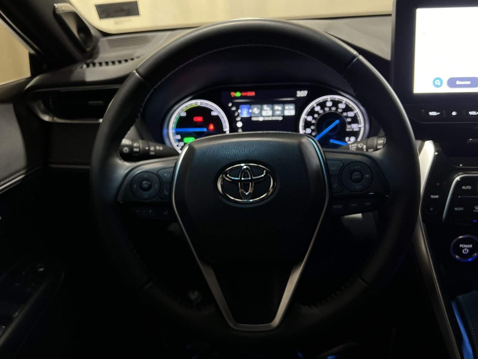 Used 2024 Toyota Venza XLE AWD/4WD image 29
