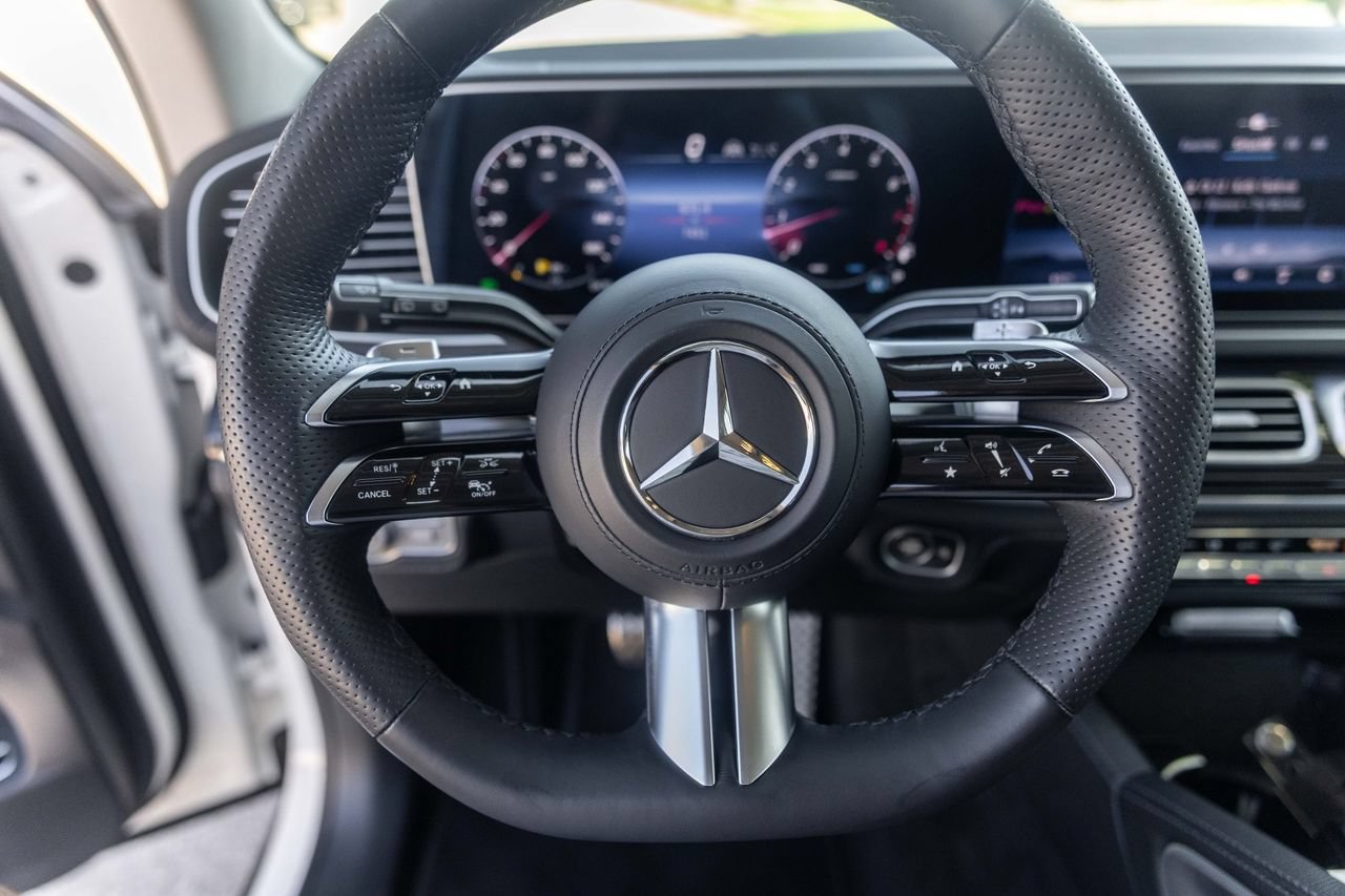Used 2024 Mercedes-Benz GLS 580 4MATIC image 20