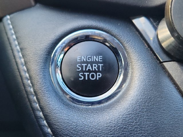Used 2018 Toyota RAV4 XLE FWD image 30