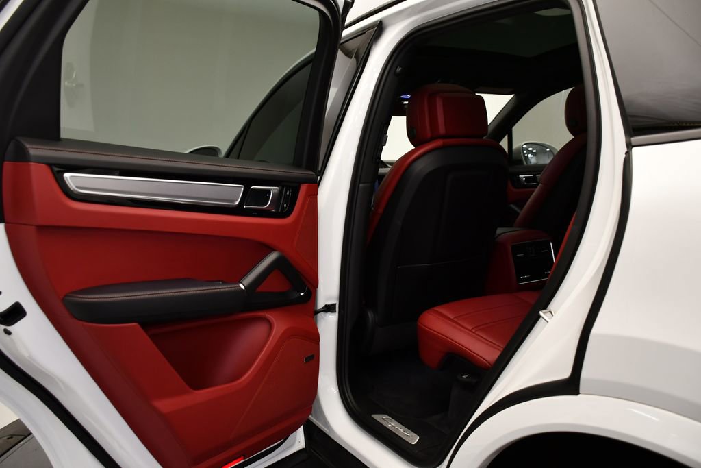 Used 2023 Porsche Cayenne image 44