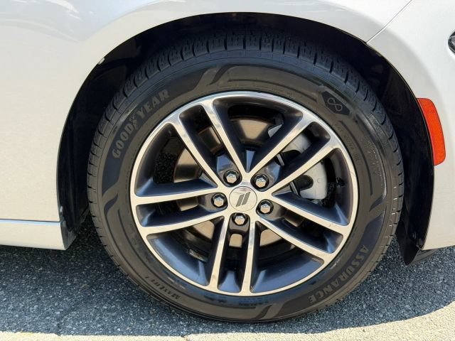 Used 2019 Dodge Charger SXT AWD/4WD image 9