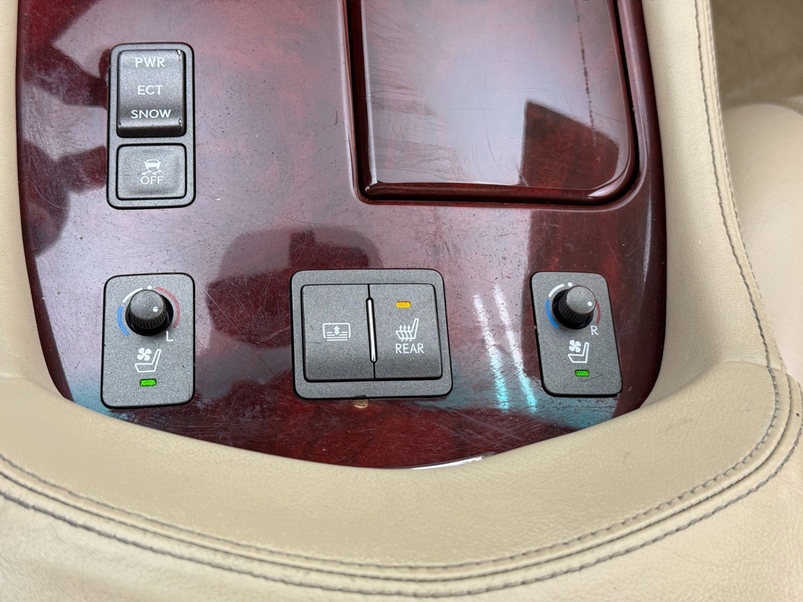 Used 2012 Lexus LS 460 w/ Comfort Pkg image 30