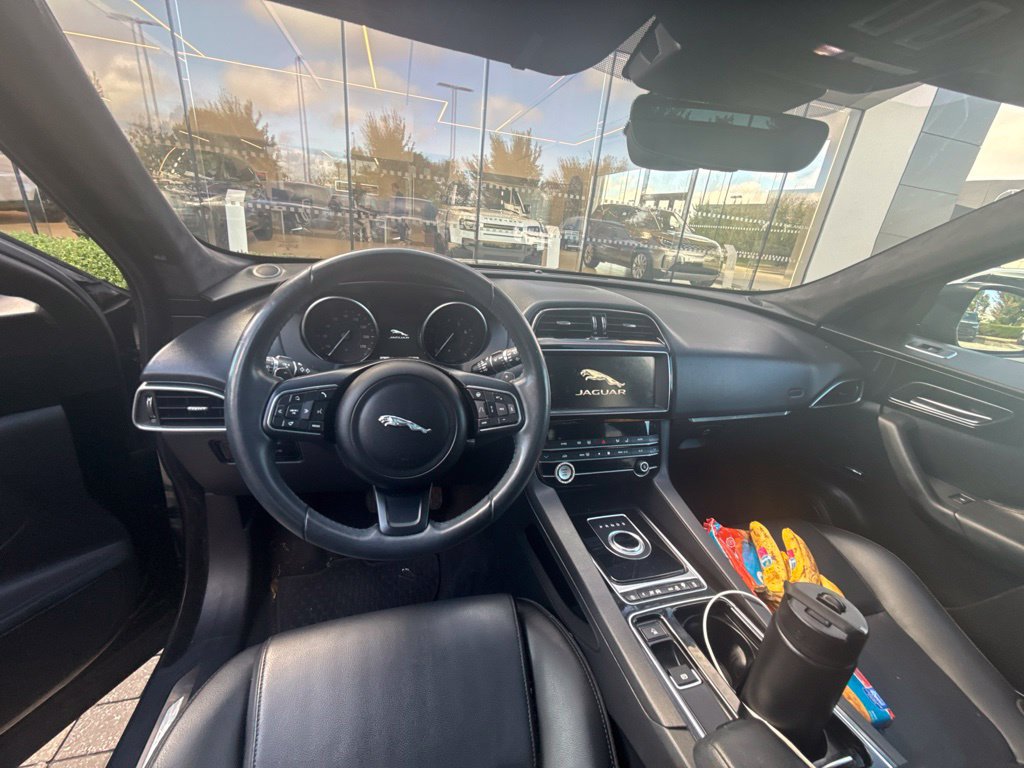 Used 2020 Jaguar F-PACE Premium AWD/4WD image 10